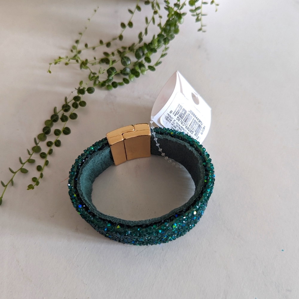 Bracelet with emerald color crystals, gold magnetic strap - Picture 1 of 5